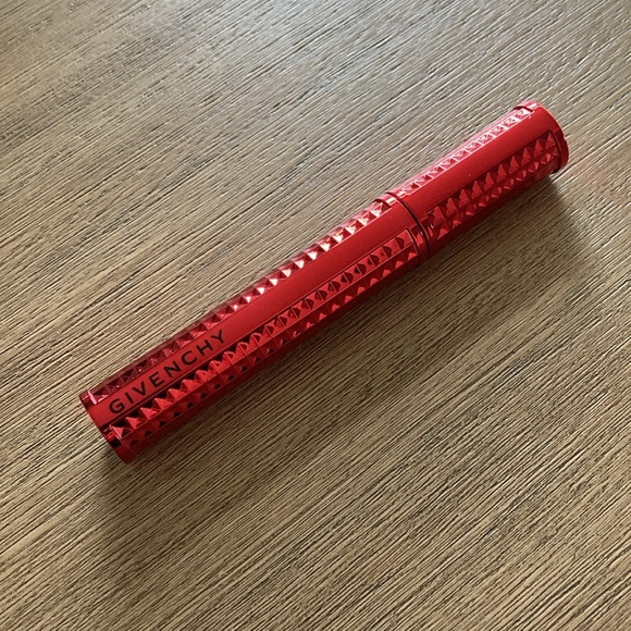 NEW Givenchy Volume Disturbia Black Mascara - Picture 4 of 8